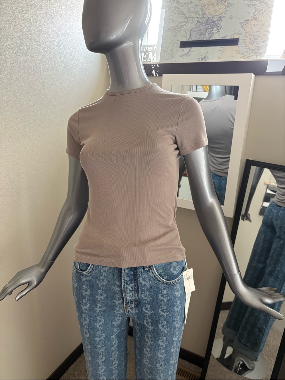 Abercrombie & Fitch Short Sleeve Crewneck Tee in Taupe